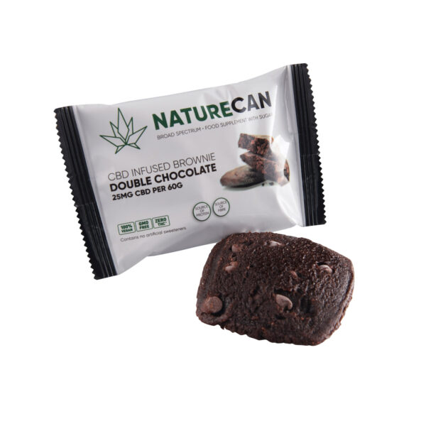 een chocoladekoekje en een reep chocolade.